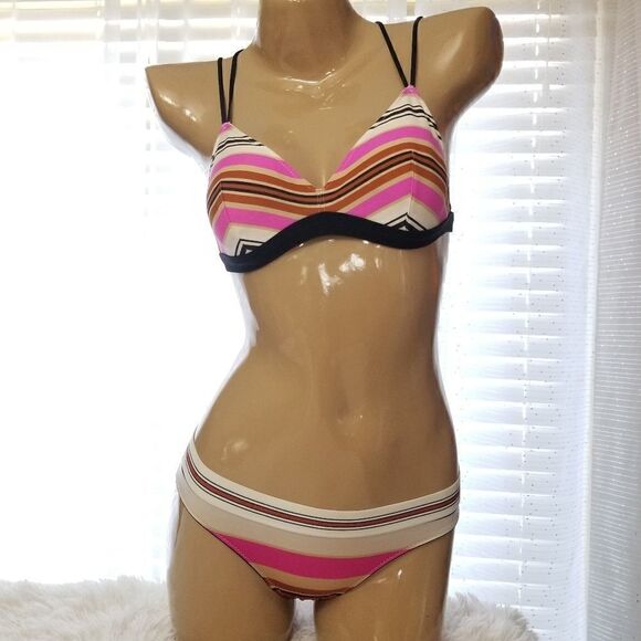 SMALL Victoria's Secret Pink Bra Set - Picture 1 of 9